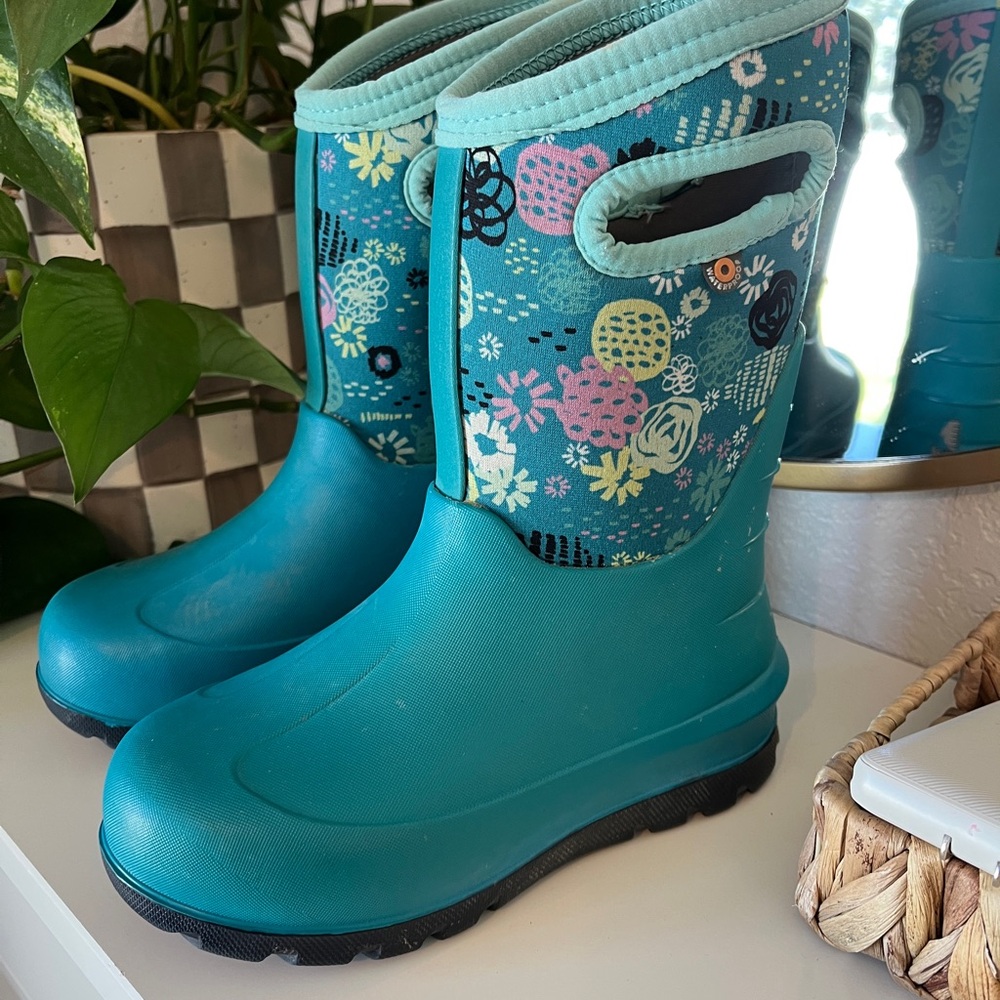 Bogs Kids' Teal Floral Boots